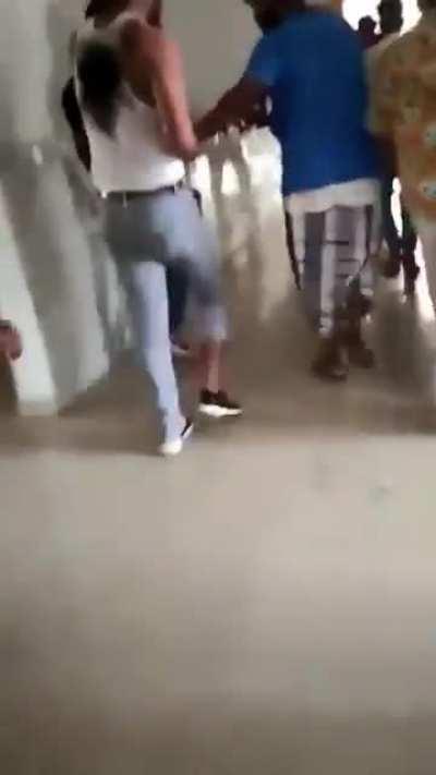 Doctor on COVID duty gets thrashed by relatives of dead patient.