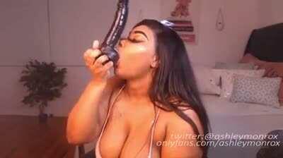 When I tell you this girl is a eater