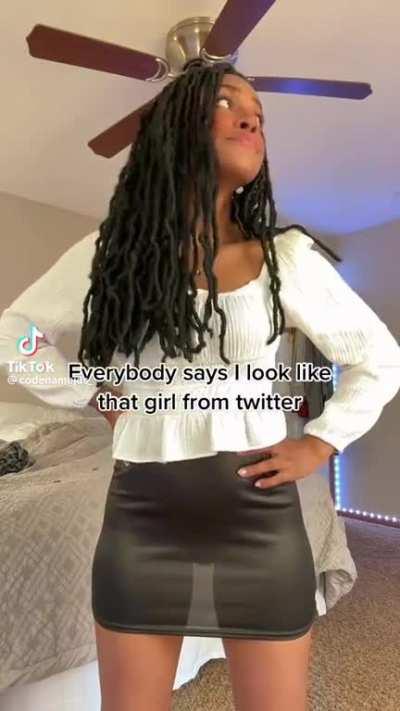 Itâs peeking ð