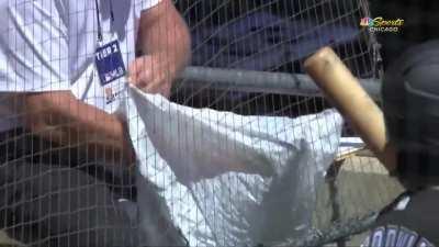 [Highlight] Video of Hector Santiago being ejected after substance inspection