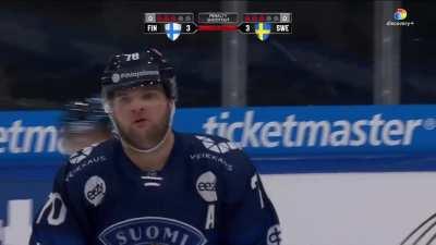 Teemu Hartikainen shootout attempt against team Sweden.