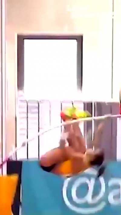 Italian pole vaulter with a nice booty