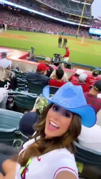 Maddie at a baseball game [original video with sound, no f**king mobile phone icons and in original speed]