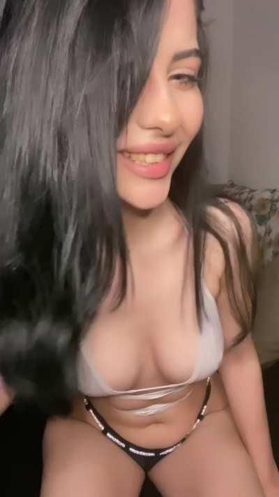 No need to look for a snack, I'm here