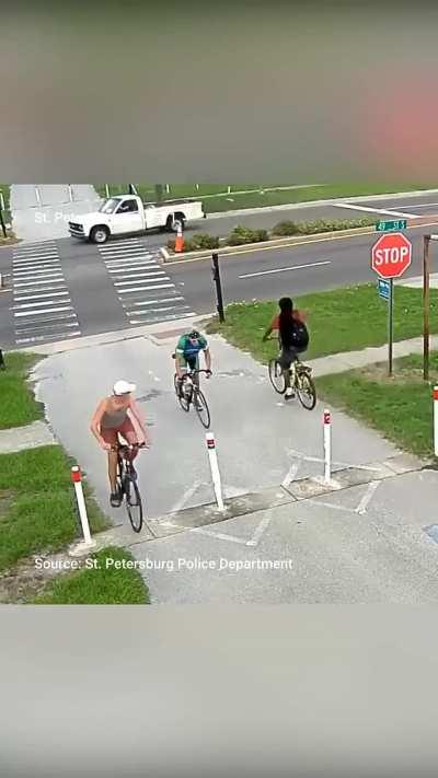 To cross the street 🚴🏿