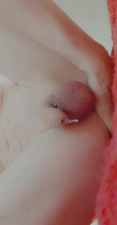 A tiny dribble but a mind blowing orgasm