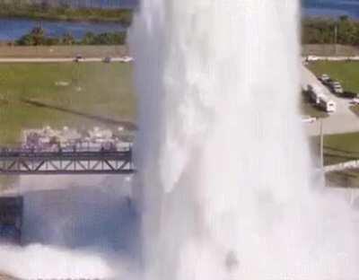 Профилактика пожаротушения на космической площадке.