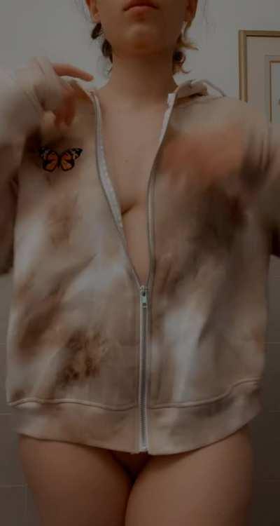 1 upvote= 10 nudes in the DM 😈