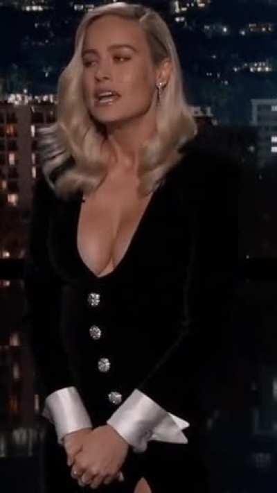 I desperately wanna tiddie fuck Brie Larson