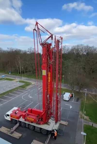 Packing up a tower crane