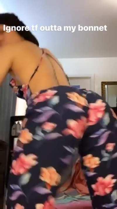 Her ig is Thequeenofbackwoods