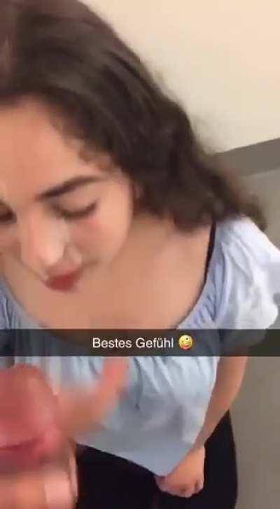 Der geilen schlampe ins Gesicht gewixxt