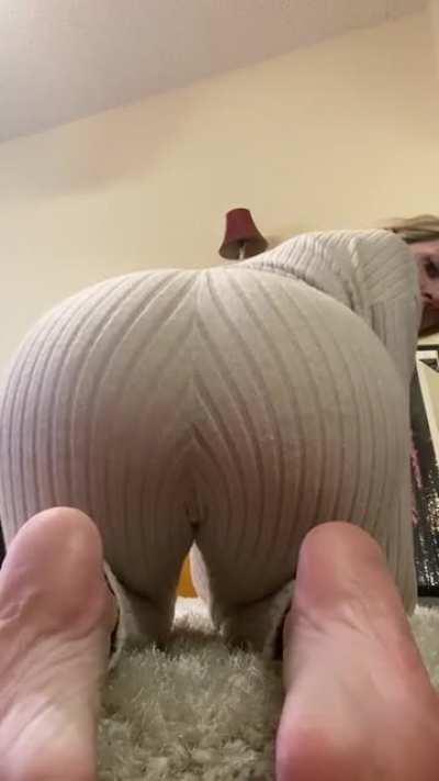 Put your face right in my ass cheeks while I fart 💨