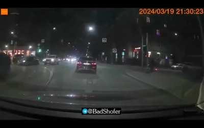 Russia: Multi car crash