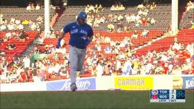[Highlight] Reese McGuire jacks one past the pesky pole for a Homer