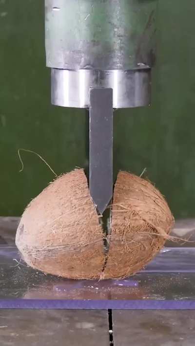 Hydraulic press in action