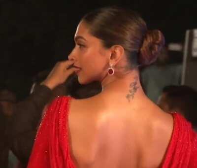 Deepika Padukone's caramel skintoned back at Filmfare. Edited just for her sexy back.
