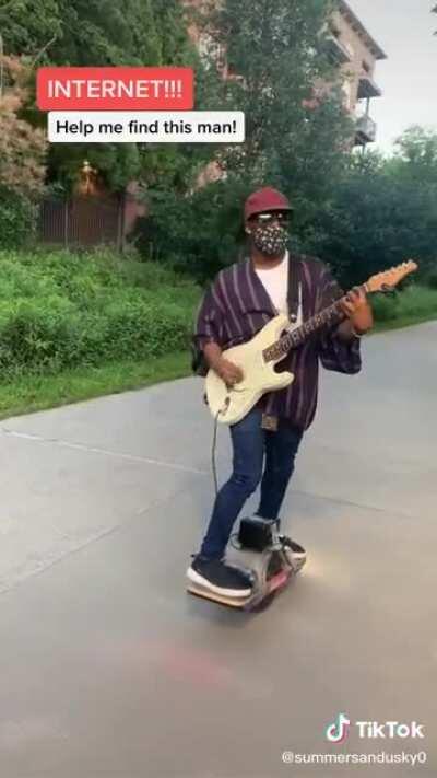 Wandering bard of the universe