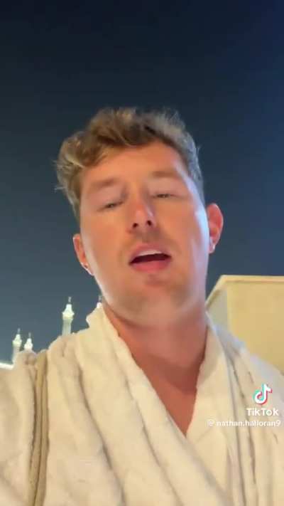 A Muslim revert goes to Mecca to perform Umra and got surprised that he did not face any discrimination but love ,adoration and spiritual boost