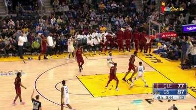 [Highlight] Klay with his last triple to conclude his night with, 17 points on 7-of-18 FG in 20 minutes. Also clocked 1800 career 3s today!