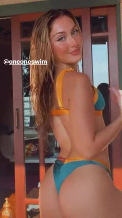 Lovely little video, in a oneoneswim set