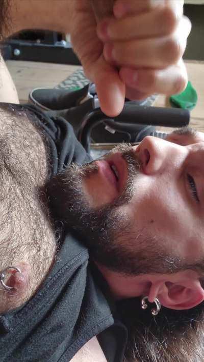 Now give me a kiss 💋👅😈