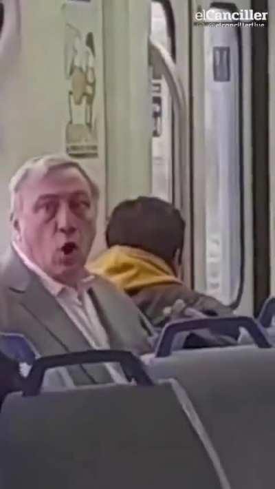 "&iexcl;Quiero dormir, la puta que te pari&oacute;!": en la L&iacute;nea Mitre, explot&oacute; porque un pasajero no usaba auriculares para escuchar m&uacute;sica, y exigi&oacute; que no le "meta un parlante en la cabeza".