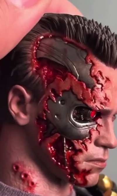 T-800 Battle Damaged version