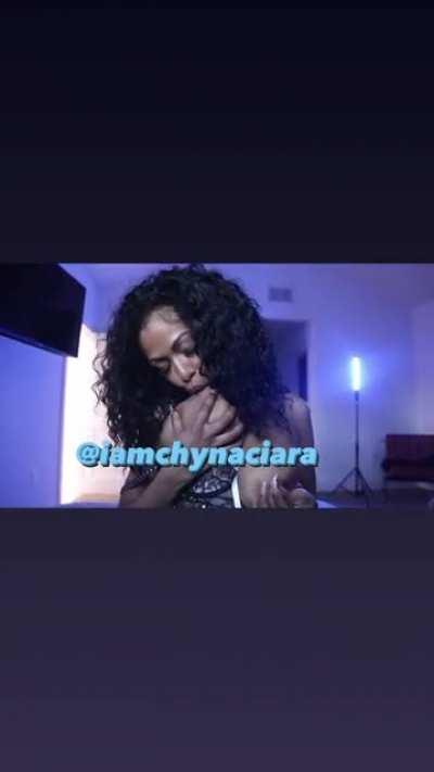 😍 having big titties are fun