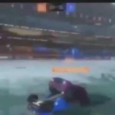 what are you doing step car😳