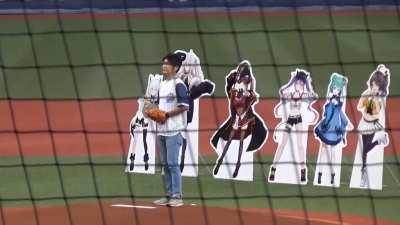 YAGOO throwing the first pitch with SSRB