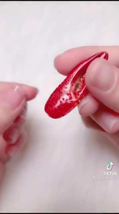 lobster nails? what’s going on