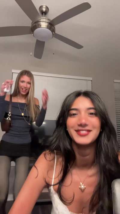 Thick thigh comp 😋