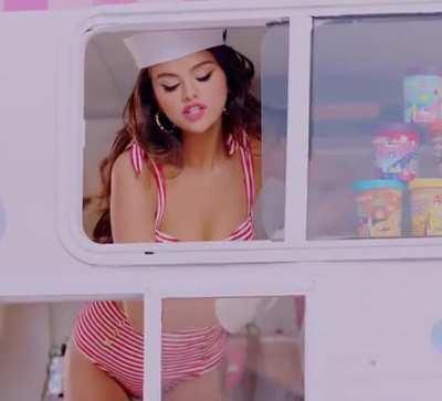 Selena Gomez 🍨