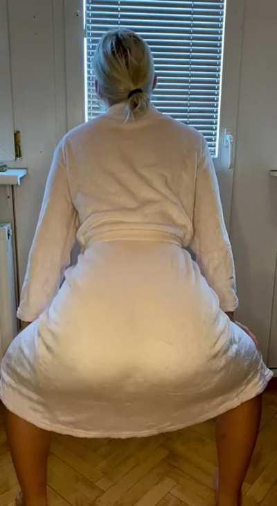 My booty has a mind of its own