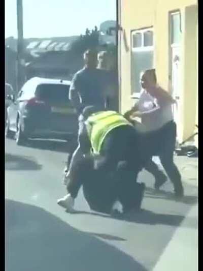 Policeman is pussy intolerent.