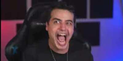 وقتی داری گیم میزنی برق می‌ره: