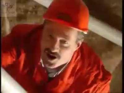 fırat boru reklamı ama her kafa salladığında video yavaşlıyor