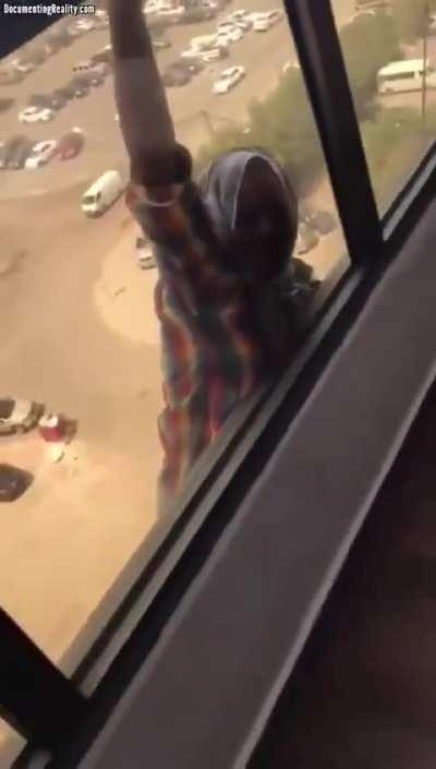 Kuwaiti woman films her maid falling from her 5 story balcony, completely ignoring her pleads for help