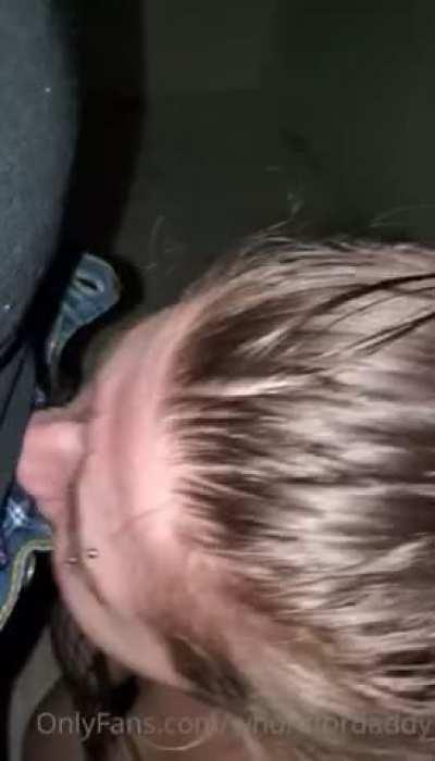 I simply just love sucking cock 😉 More content like this on my OF soon 💜 Link in the comments. Would love to see you there 😘