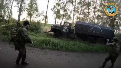 Ukrainian soldiers ambush russian supply truck inside Russia
