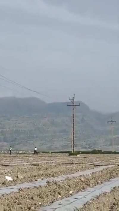 Moment Iranian police started firing small arms at U.S. Air Force HH-60W helicopters searching for the crew of a downed F-15E