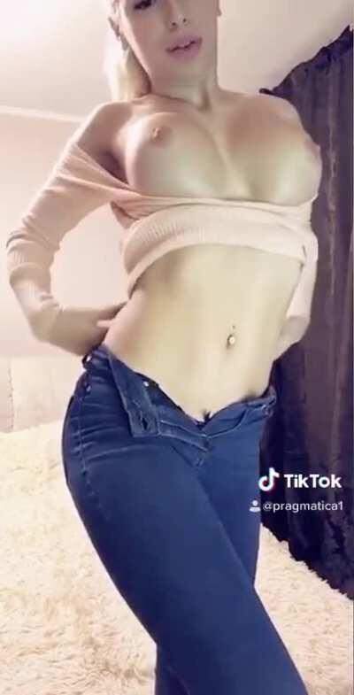 How Long Would You Last With Her? 😏