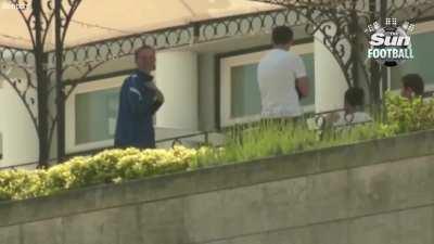 Chelsea boss Thomas Tuchel entertains the Chelsea squad with his best Pep Guardiola impression