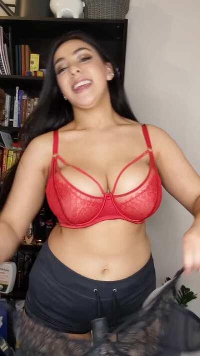 I spent way too much time on this ( Her free album in the comments )