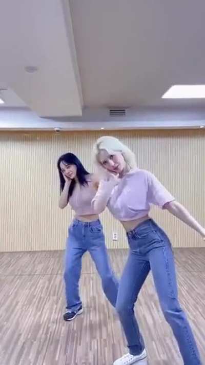 Sejeong and Jeon Somi