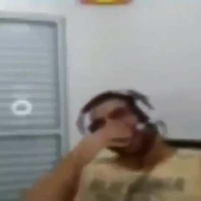 O cara chegou tão perto de morrer, até virou um porco no final