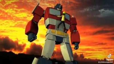 Optimus Prime tem algo no seu peito