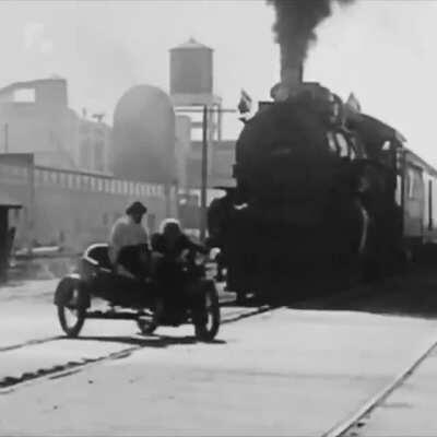Реально крутые кадры с поездами из древнего (немого) кино