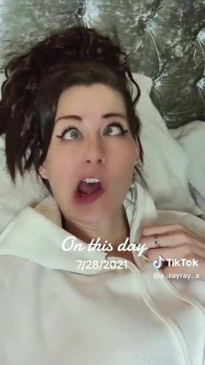 Can pull a face but cant keep time to the actual song.